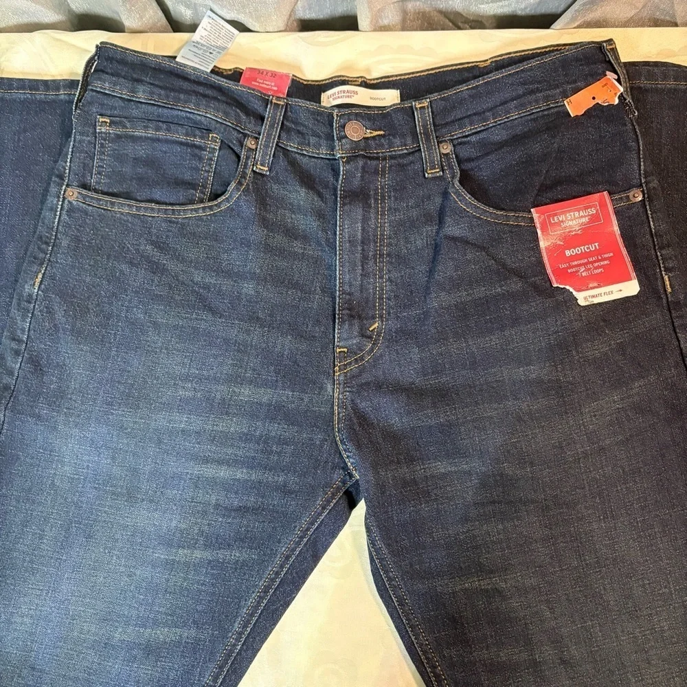 NWT- Levi's Men's Bootcut Jeans - Dark Blue 34X32